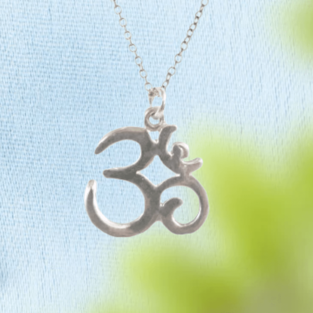 Simple OM Necklace Pendant (Silver/ Gold Color Plated)
