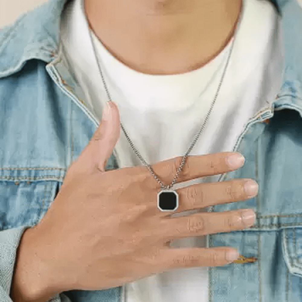 Men Black Fashion Pendant