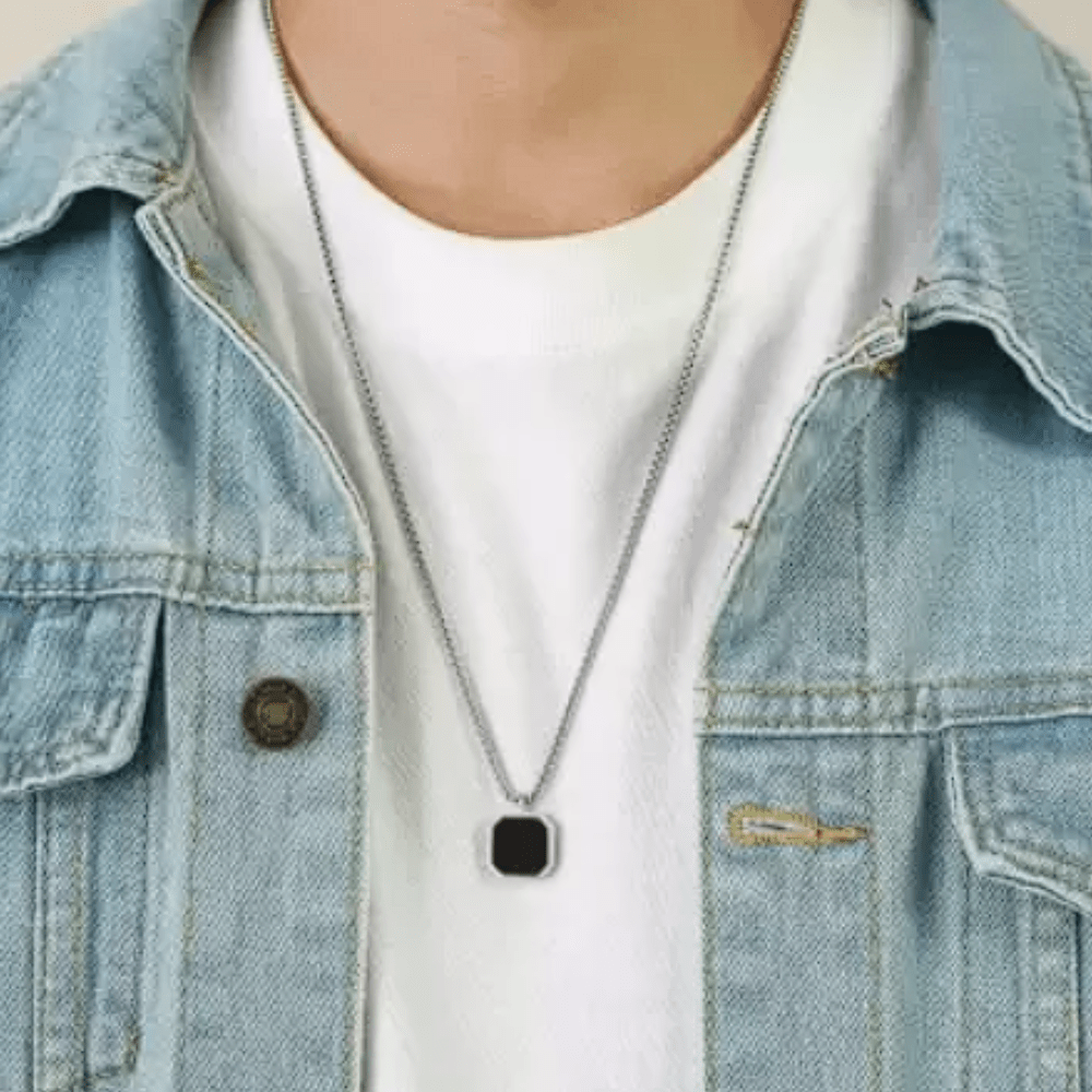 Men Black Fashion Pendant