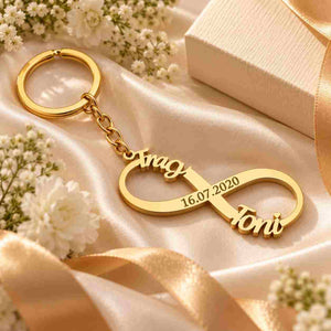 Personalized Couple Keychain in Gold with Infinity Design and Names for Lasting Memories