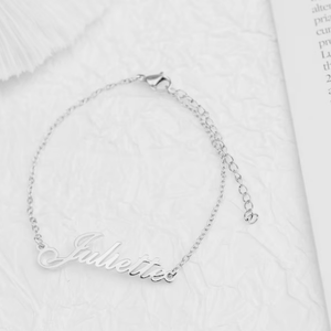 Custom name anklet featuring the name Juliette in elegant cursive silver design