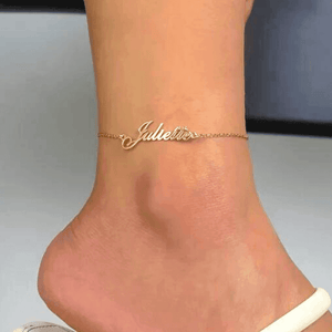 Elegant gold custom name anklet featuring the name Juliette for personal style
