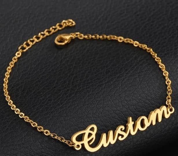 Elegant gold chain bracelet featuring custom nameplate for best name bracelet name neckleace