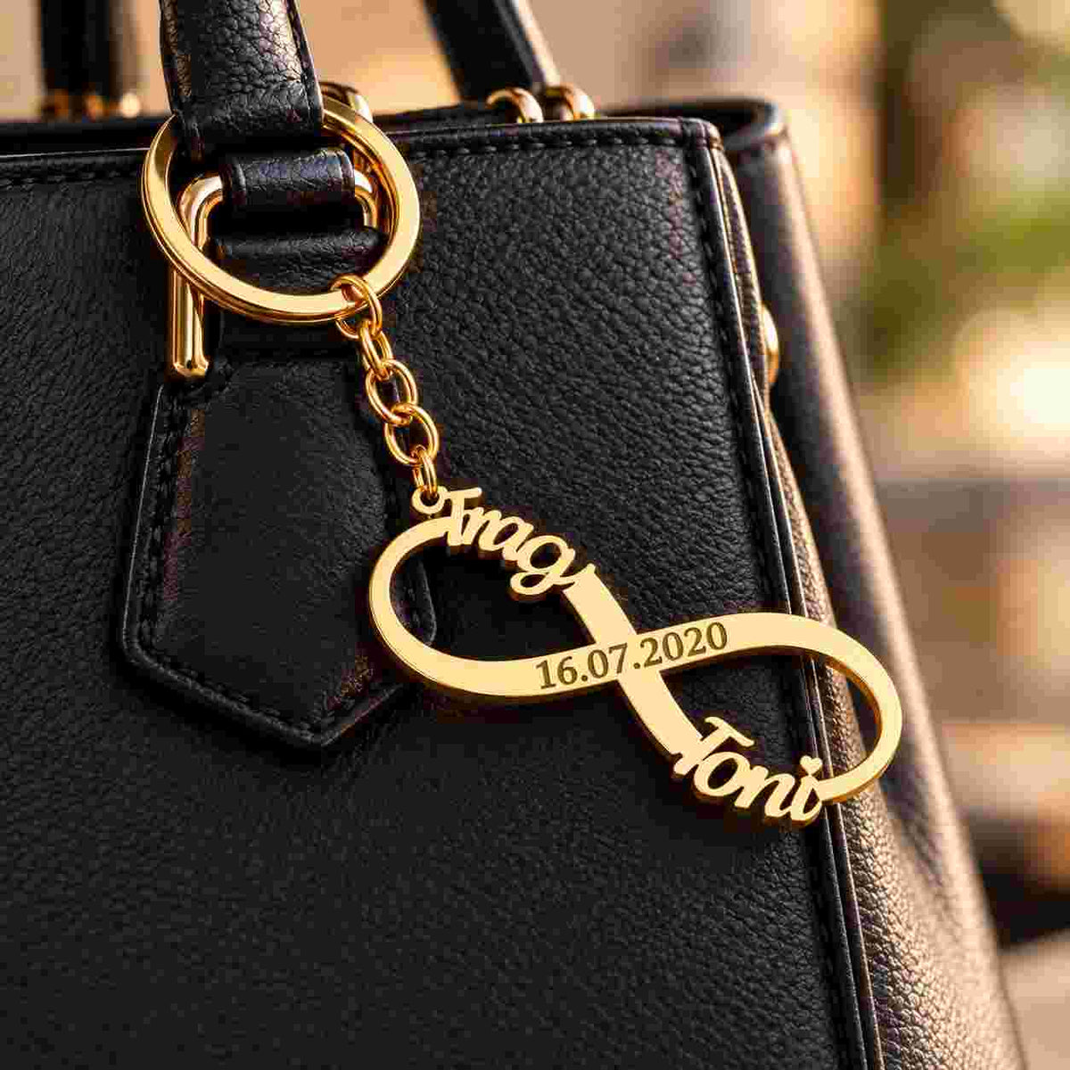 Personalized Gold Infinity Couple Keychain with Names and Date for Romantic Gifts