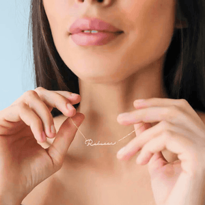 Customized Name Necklace in Gold with Elegant Handwritten Style, Perfect for Personal Gifts